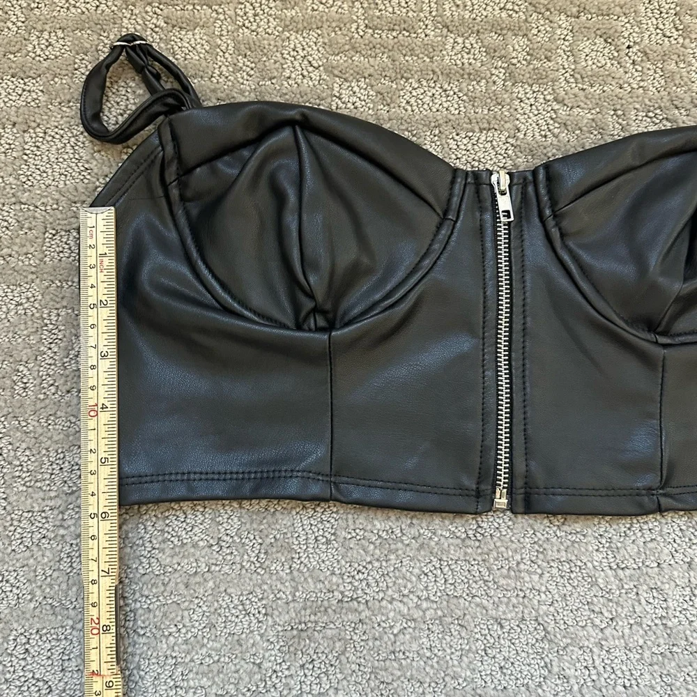 Haute Monde Black Faux Leather Bustier Crop Top Corset Zip Front Size M
